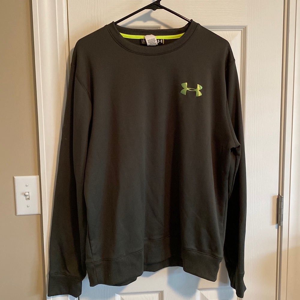 Men’s under armour sweatshirt. Size large. Dark green.